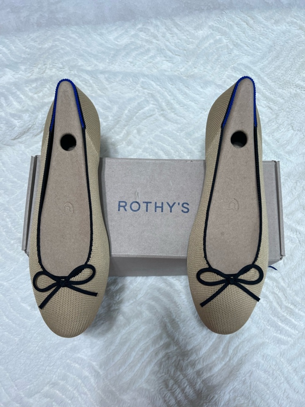 NIB Rothy’s The Ballet Flat Beige & Black Bow Knit Flats Women’s Size 9.5 - Picture 5 of 11